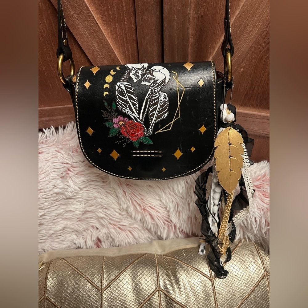 Frye Women's Black Leather hand painted  Crossbody Bag small  Casual